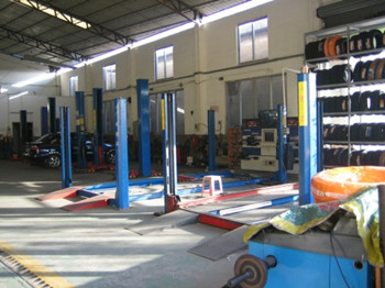 唐山精工汽修美容裝具學(xué)校開設(shè)哪些專業(yè)？