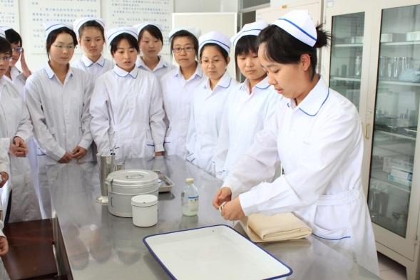 北京護(hù)理學(xué)校高級(jí)護(hù)理專業(yè)怎么樣？