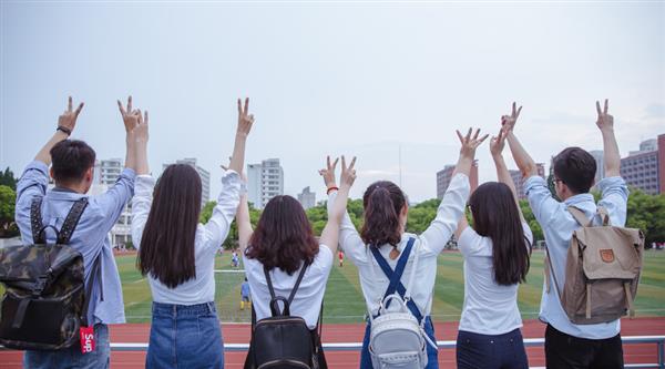德州乘務(wù)學校為你解析空乘專業(yè)前景！