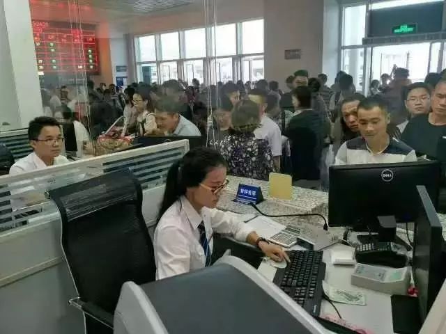 西安市職工大學(xué)帶你了解火車司機(jī)日常工作！