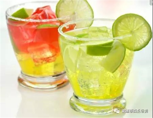 煙臺波絲蒂學(xué)校7月22日時(shí)尚冰品冷飲咖啡班開課啦！