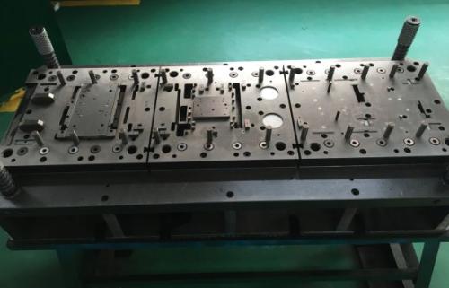 天津職業(yè)技術(shù)學(xué)院模具設(shè)計與制造學(xué)什么？