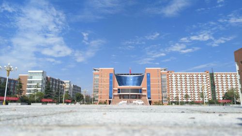 鄭州學(xué)習(xí)軌道交通專業(yè)推薦哪所學(xué)校？