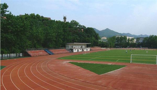 青島航空職業(yè)技術(shù)學(xué)校都開設(shè)了哪些航空服務(wù)專業(yè)？